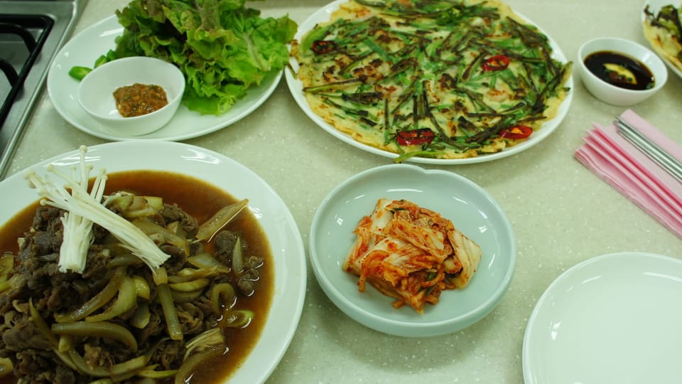 Kimchi, healthiest food in the world and cooking Bulgogi